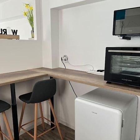 Superbe Studio Neuf Avec Piscine Apartment Montelimar Bagian luar foto
