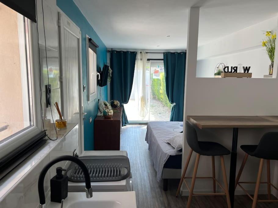 Superbe Studio Neuf Avec Piscine Apartment Montelimar Bagian luar foto