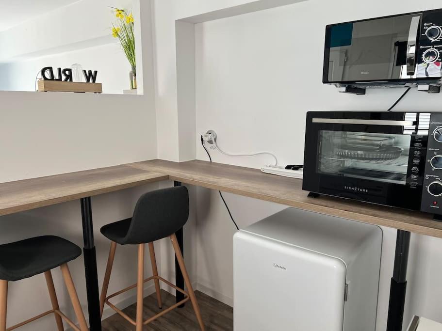 Superbe Studio Neuf Avec Piscine Apartment Montelimar Bagian luar foto